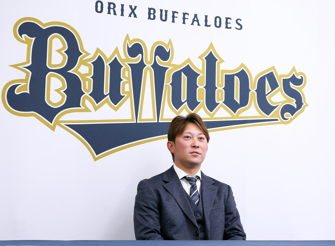 オリックス西野は契約更改を終え会見する（撮影・上山淳一）