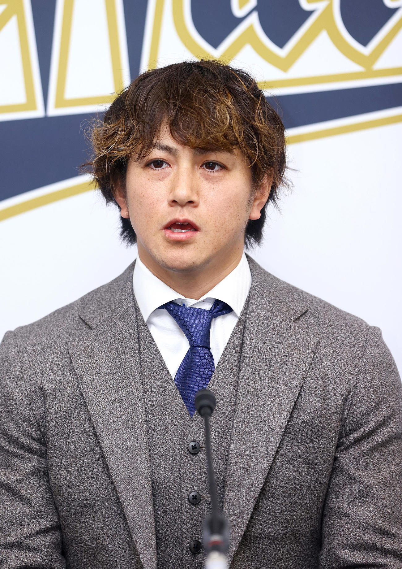 オリックス小田は契約更改を終え会見する（撮影・上山淳一）