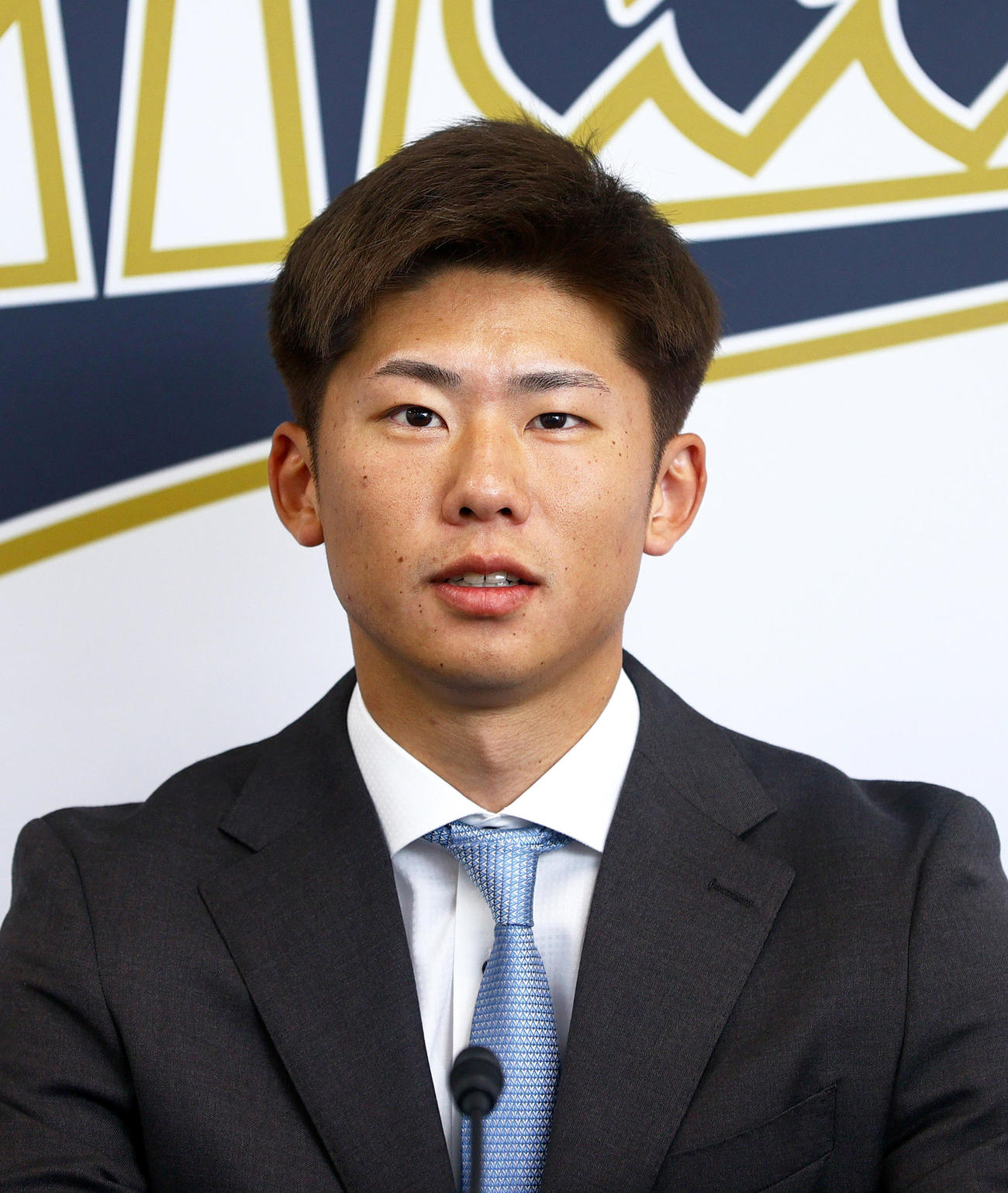 オリックス曽谷は契約更改を終え会見する（撮影・上山淳一）