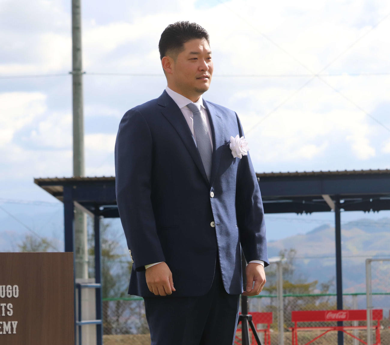「YOSHITOMO TSUTSUGO SPORTS ACADEMY」の竣工（しゅんこう）式・施設お披露目会に出席した筒香（撮影・小早川宗一郎）