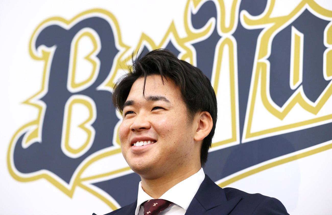 オリックス山下は契約更改を終え会見する（撮影・上山淳一）
