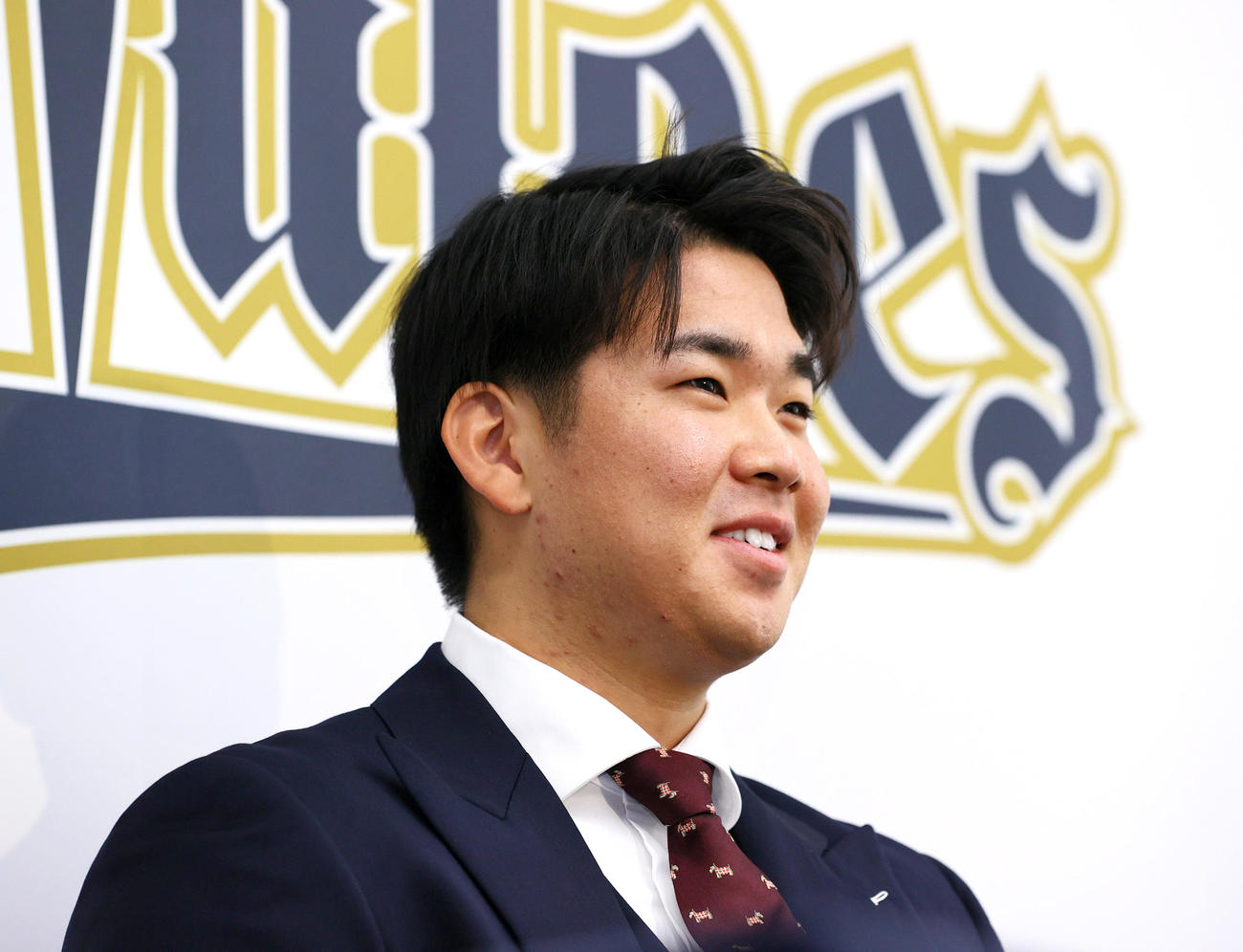 オリックス山下は契約更改を終え会見する（撮影・上山淳一）