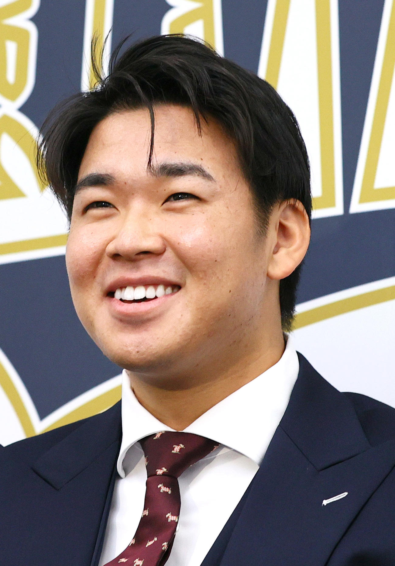 オリックス山下は契約更改を終え会見する（撮影・上山淳一）
