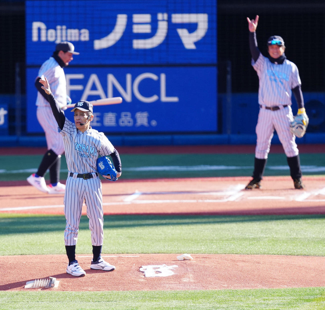 セレモニアルピッチに臨む柳沢慎吾（撮影・江口和貴）