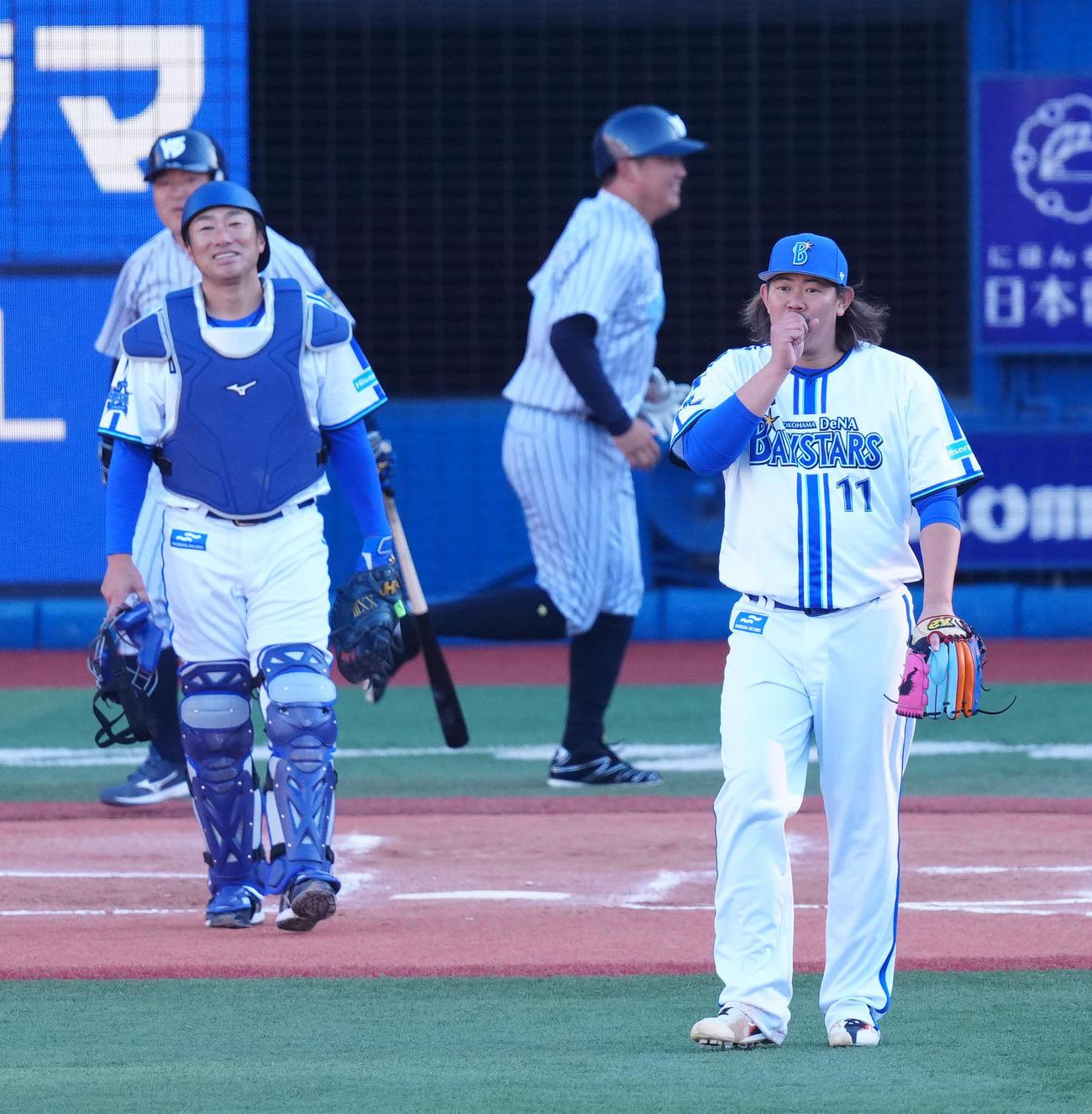 ベイドリーム対神奈川レジェンド　2回表神奈川レジェンド2死二塁、ENEOS・度会に適時打を浴びた山口氏（撮影・江口和貴）