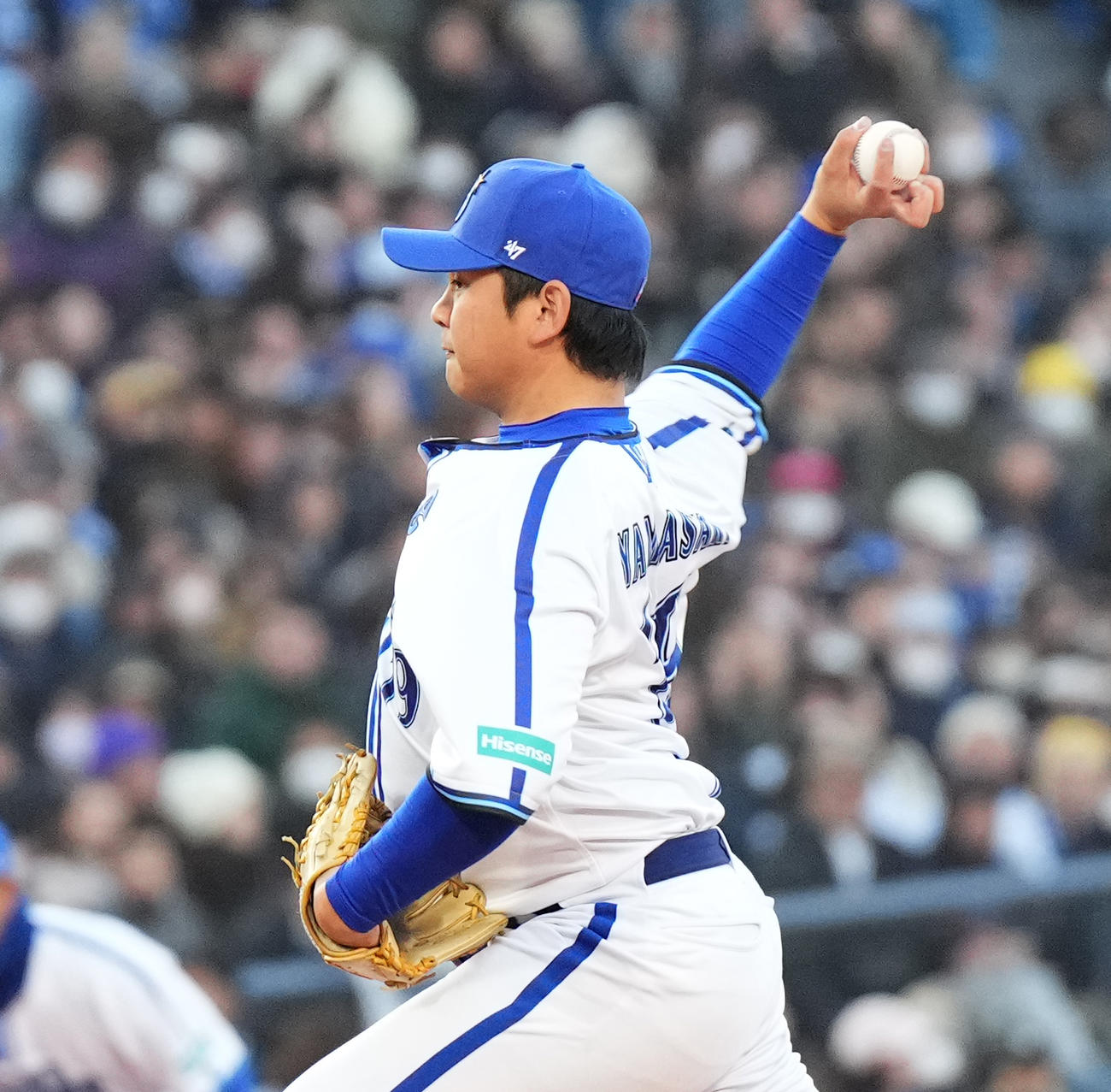 ベイドリーム対神奈川レジェンド　5回途中から登板し、ナックルボールを投じるベイドリーム山崎康晃（撮影・菅敏）
