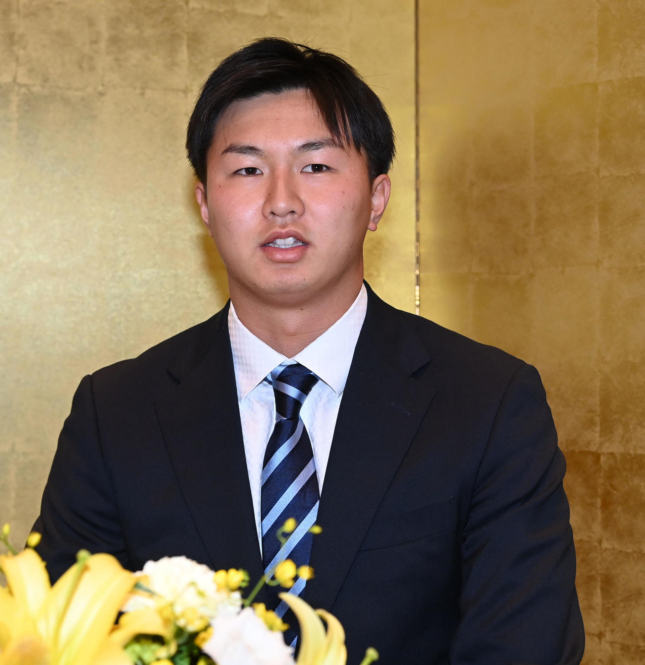 阪神と仮契約を結び会見する津田（撮影・前岡正明）