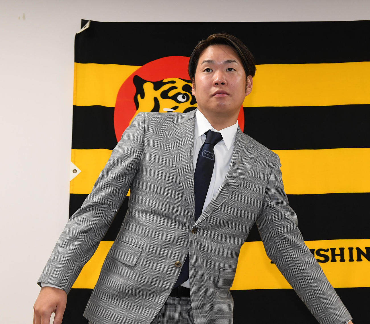 現状維持で契約更改を終えた西勇（撮影・前岡正明）
