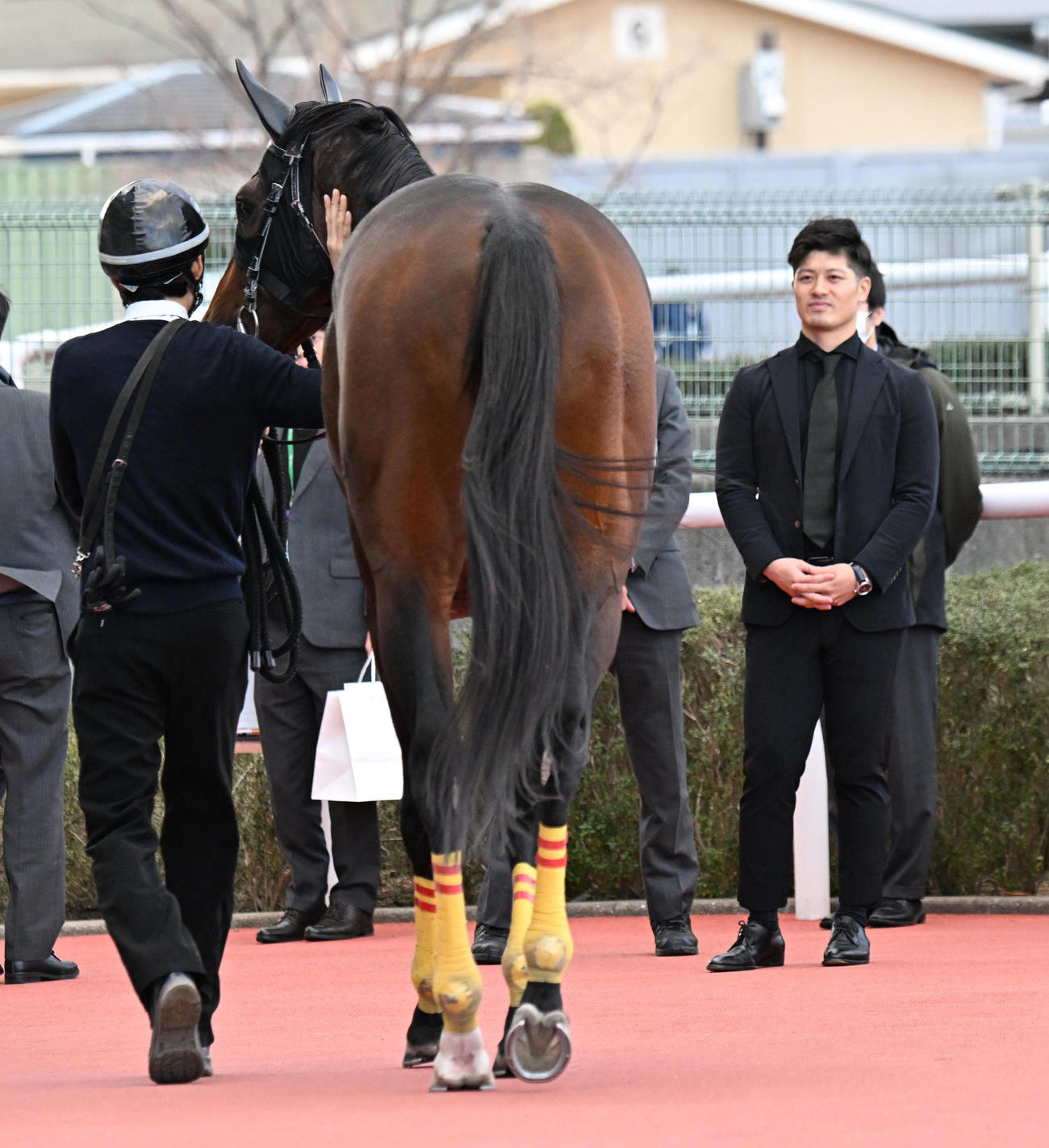 ギャラクシーSを制したマルモリスペシャルを見送る阪神坂本（撮影・和賀正仁）
