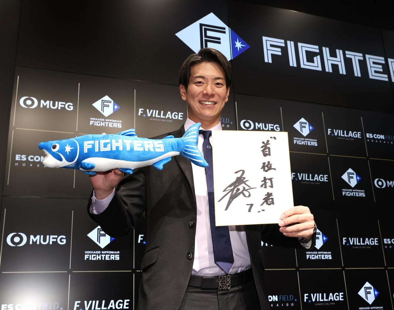 契約更改を終え来季目標に「首位打者」を掲げる日本ハム松本剛（撮影・黒川智章）