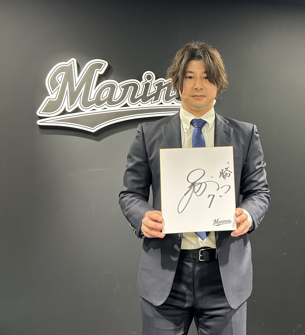 契約更改を行った藤岡（撮影・星夏穂）