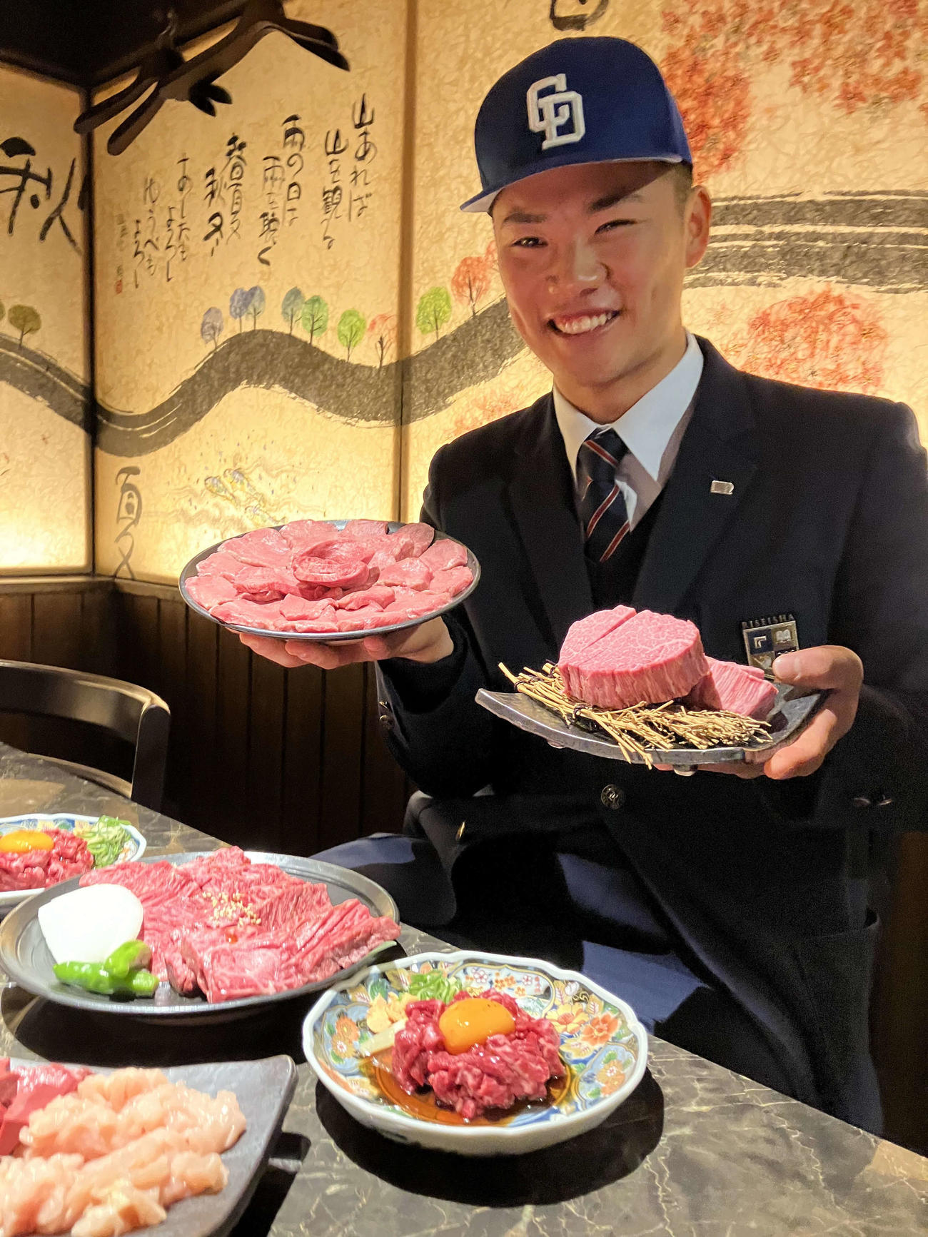 「焼肉ちはら」で仮契約した中日ドラフト4位福田（撮影・安藤宏樹）