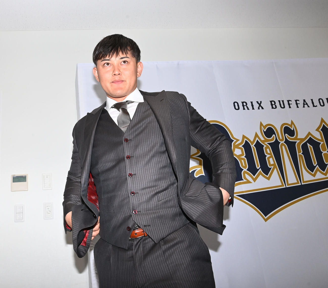アップで契約更改したオリックス野口（撮影・和賀正仁）