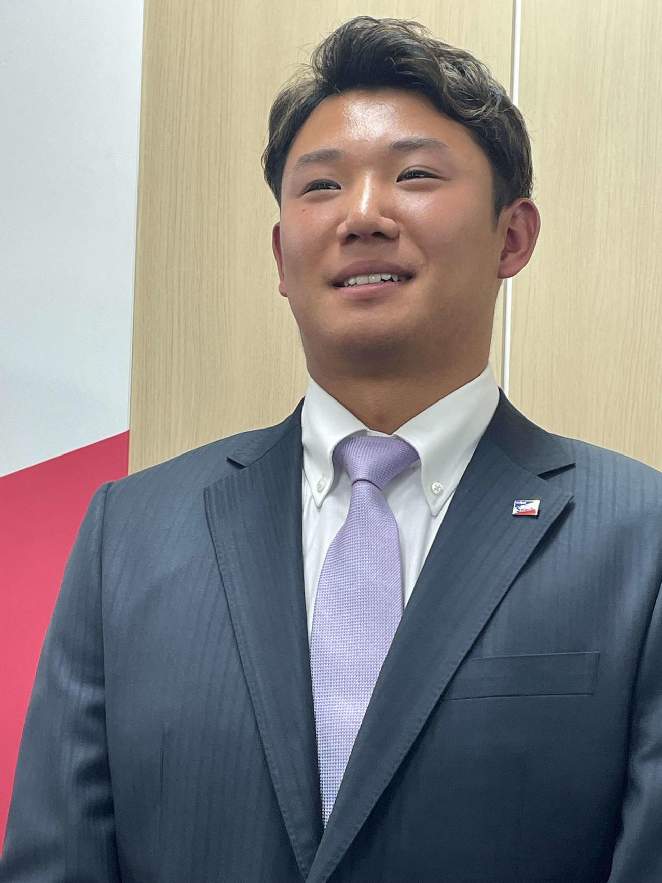 契約更改を終え、ダウン提示でサインしたヤクルト奥川