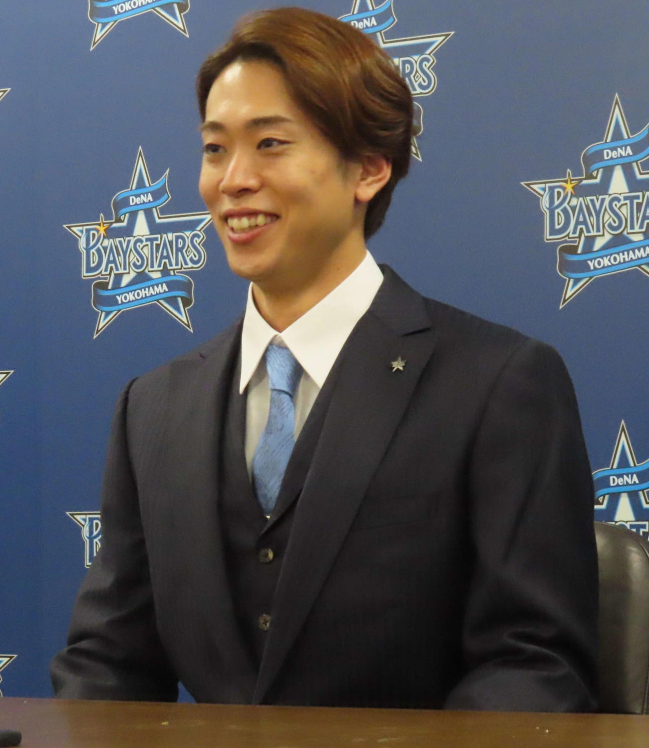 契約更改交渉に臨んだDeNA入江（撮影・黒須亮）
