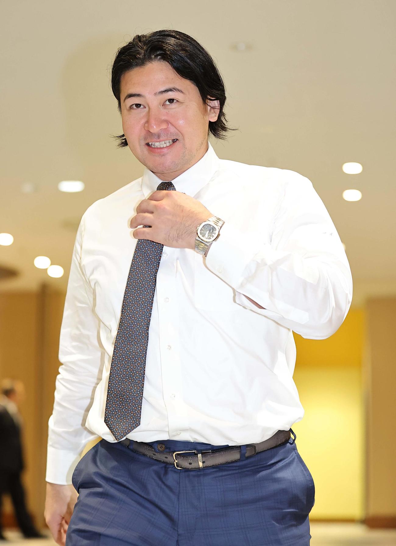 日本プロ野球選手会通常総会に出席した広島会沢（撮影・上田博志）