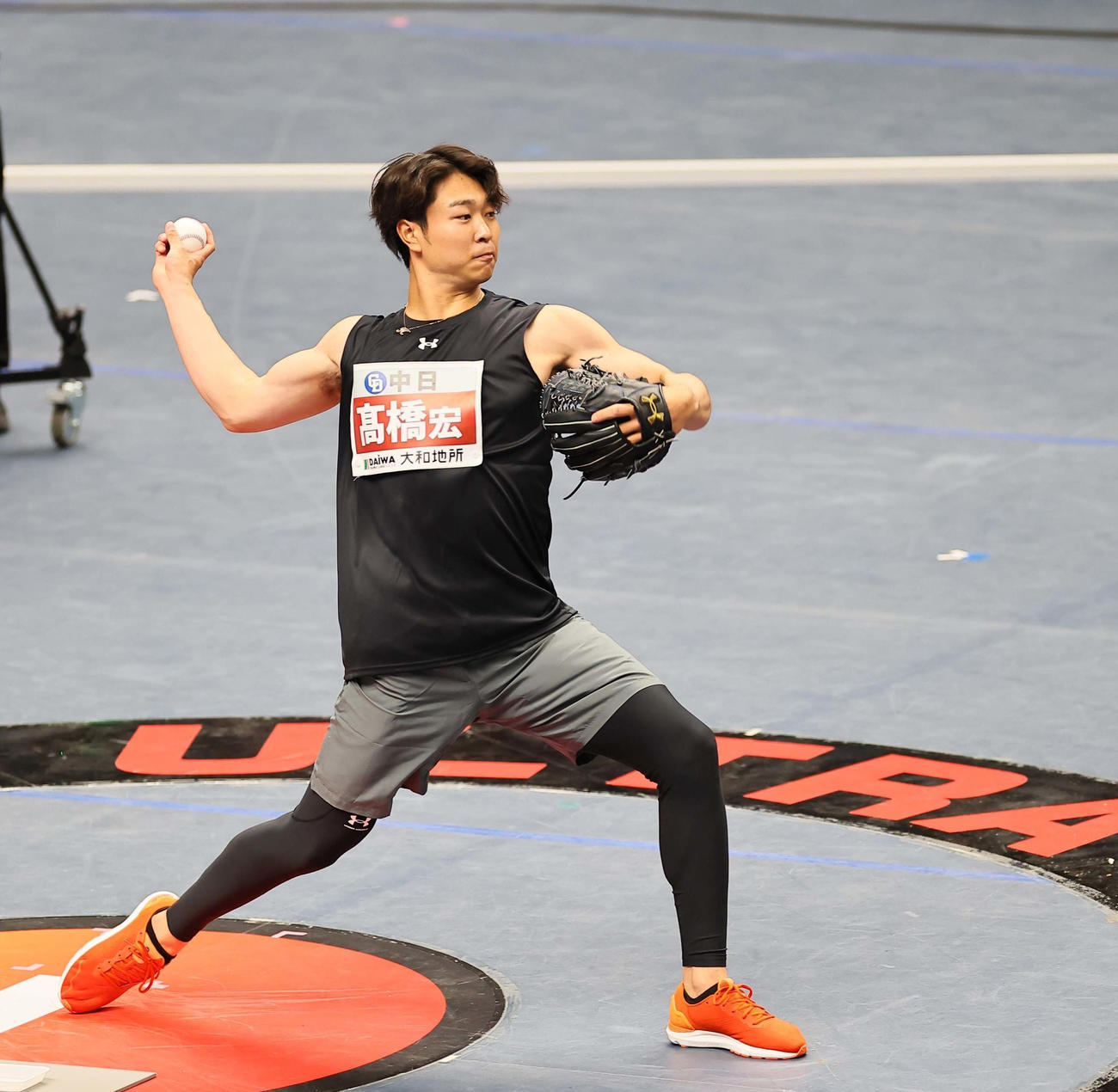 ULTRAターゲットピッチにチャレンジする高橋宏（撮影・上田博志）
