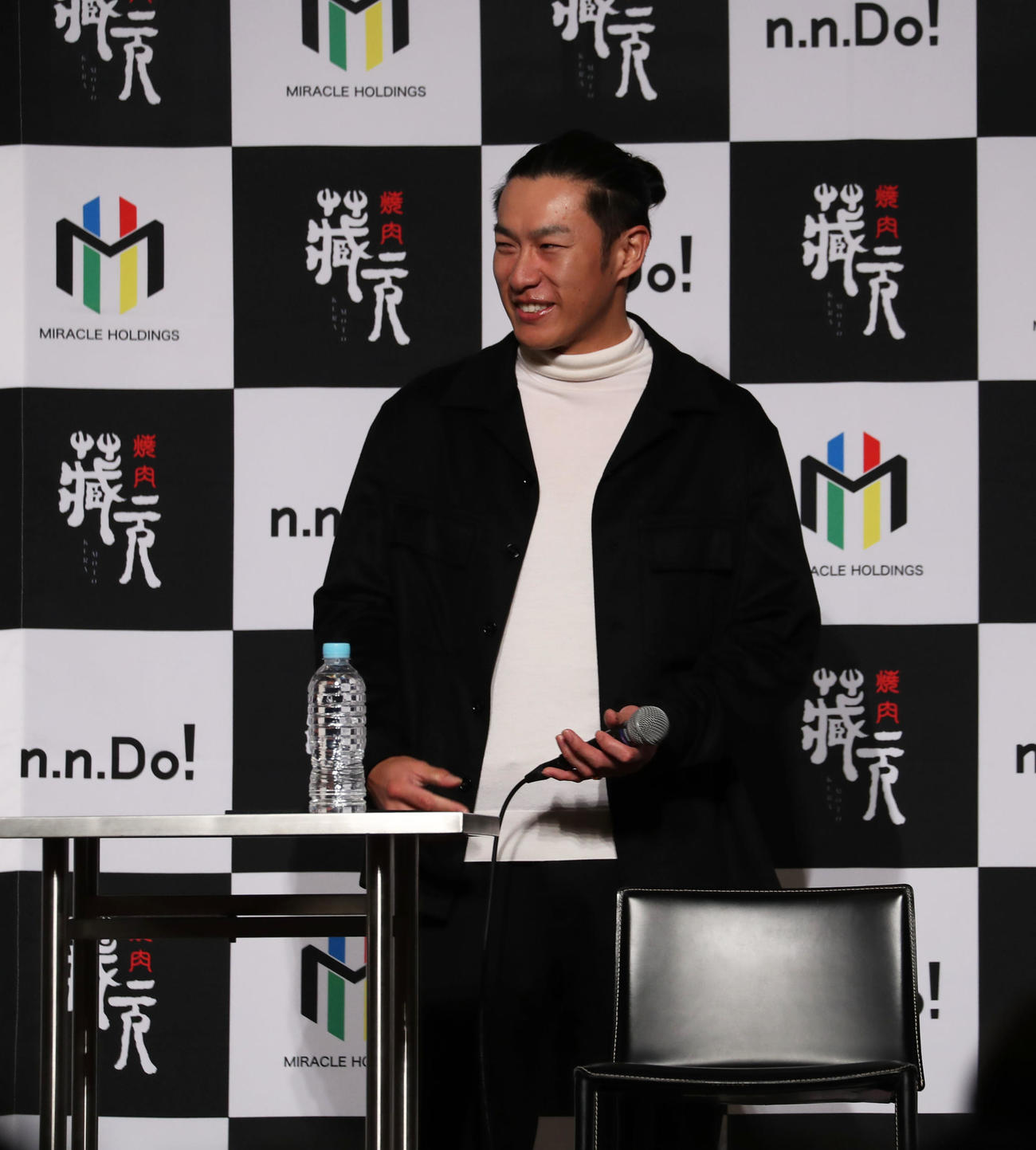 柳田はトークショーで笑顔を見せる（撮影・冨田成美）