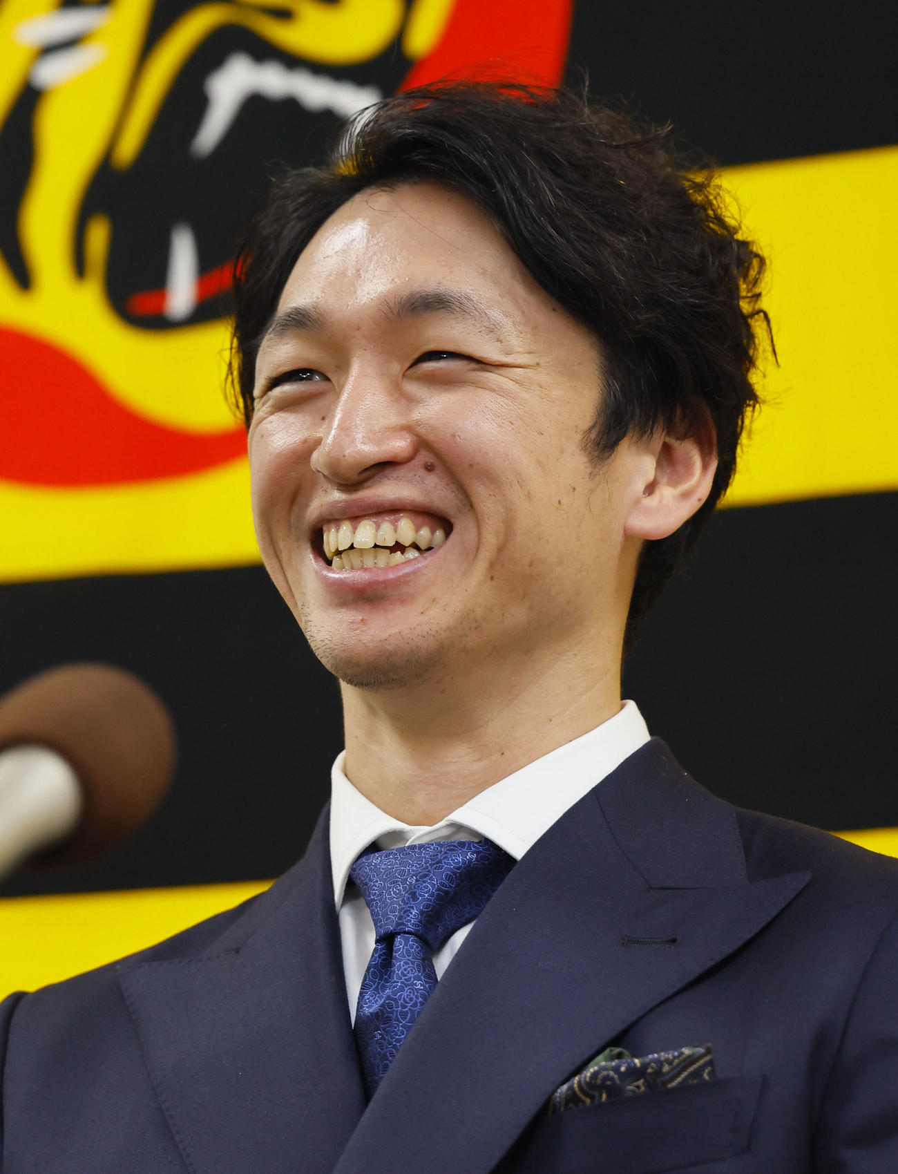 契約更改を終え、記者会見する近本（撮影・藤尾明華）
