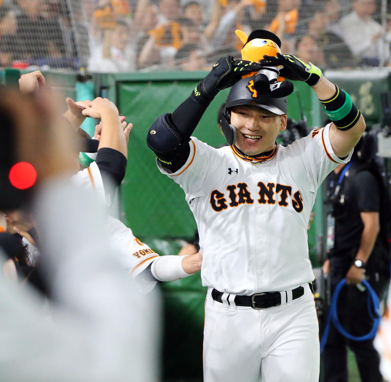 「丸ポーズ」を決める巨人丸佳浩（2019年10月9日撮影）