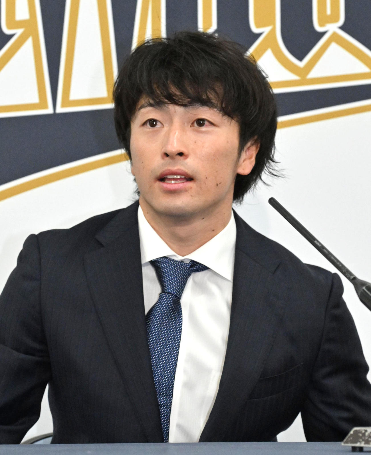 契約更改を終えて会見する福田（撮影・石井愛子）