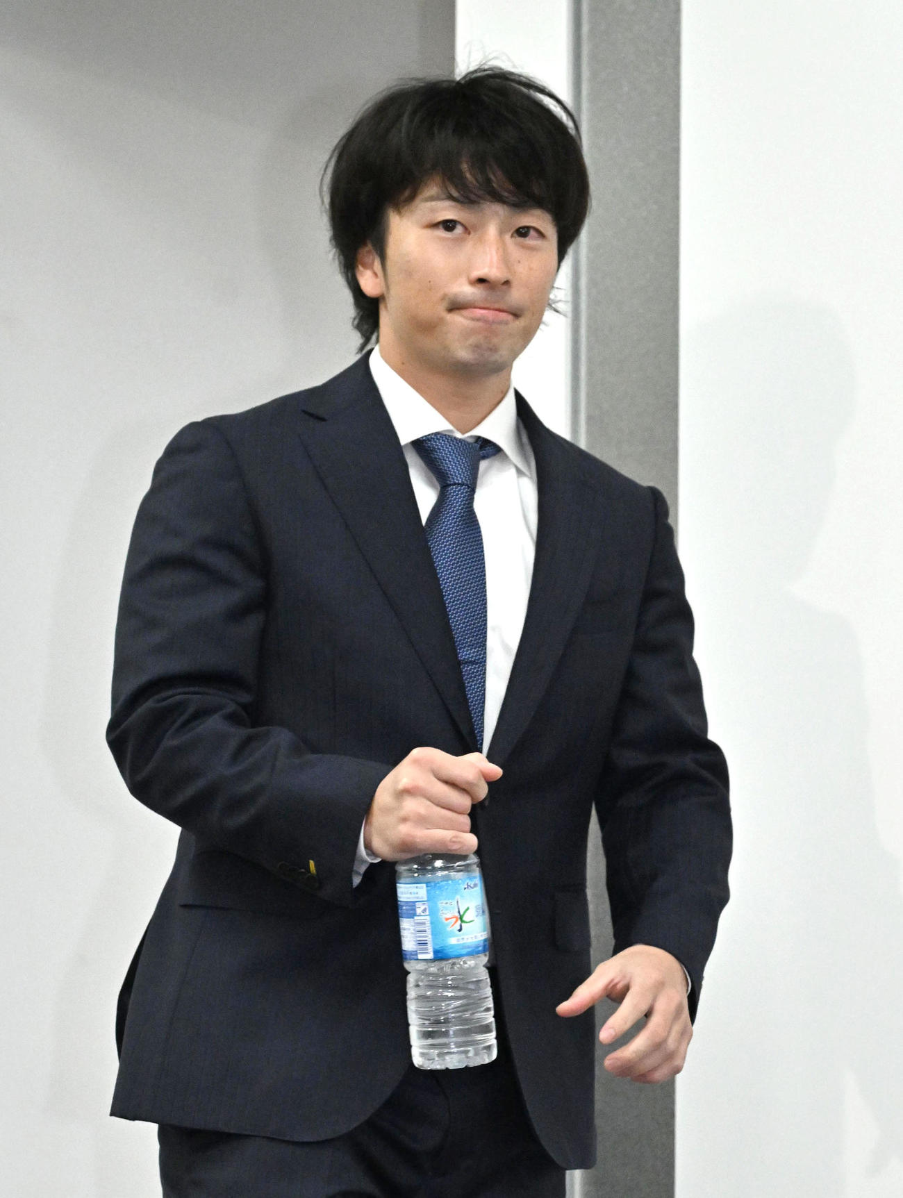 契約更改を終えて会見する福田（撮影・石井愛子）