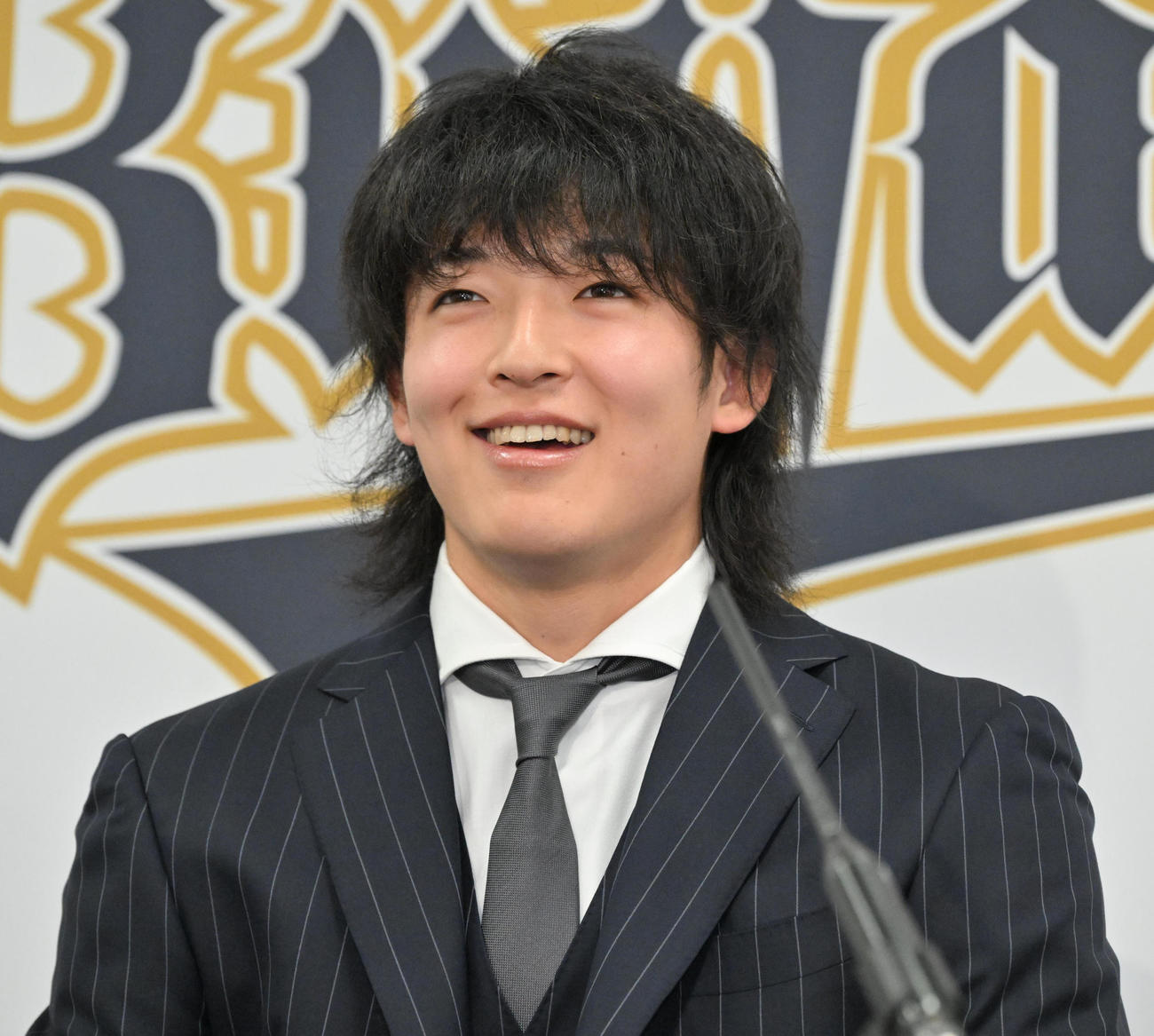 契約更改を終え会見をする山崎颯（撮影・石井愛子）