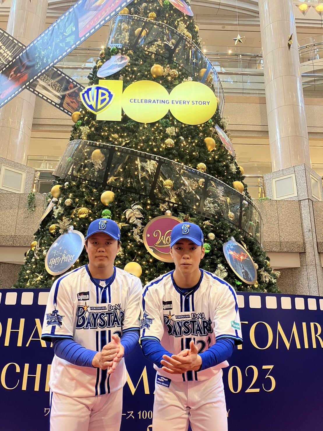 トークショーを行ったDeNA上茶谷（左）と入江（撮影・久保賢吾）