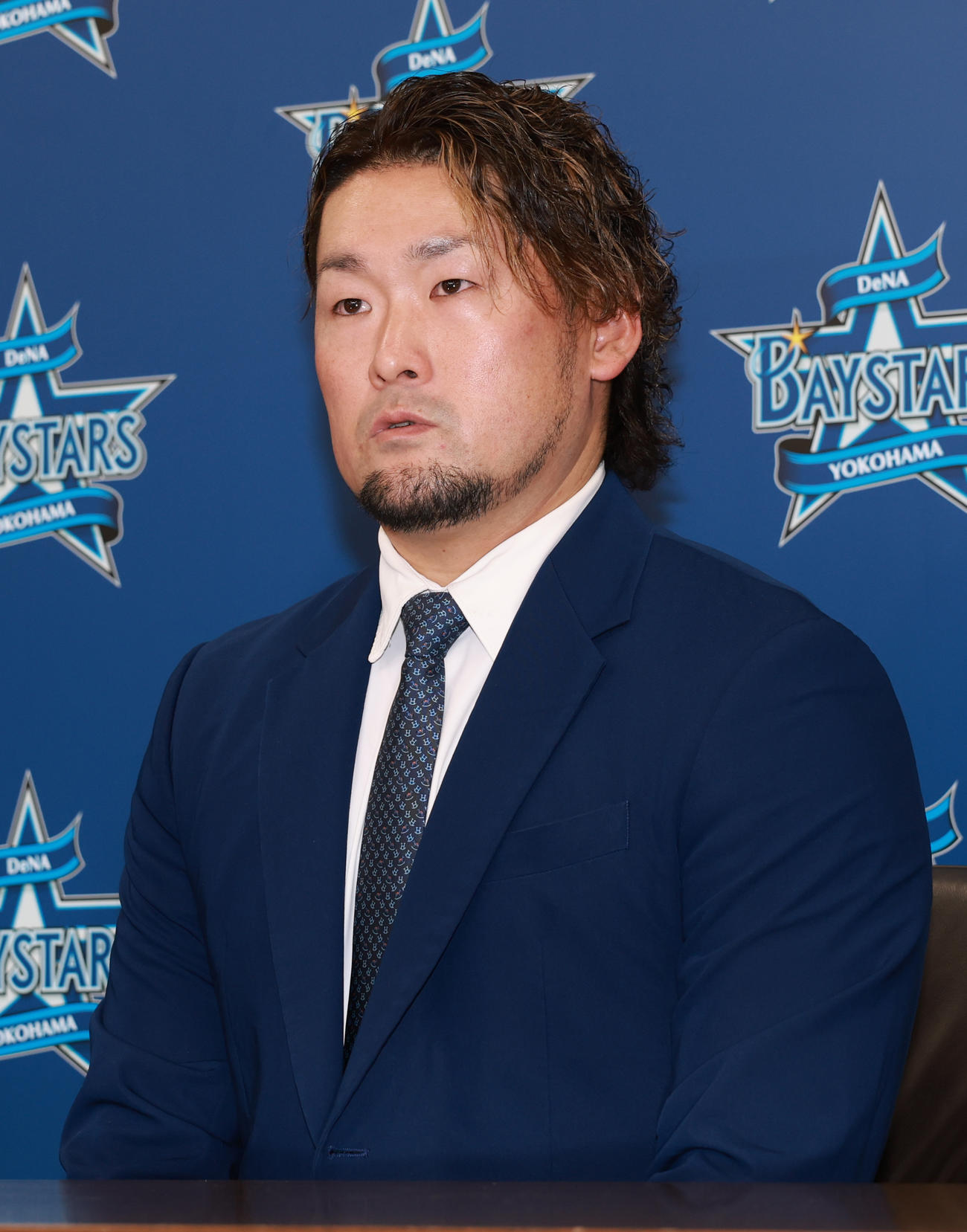 契約更改を終え会見するDeNA戸柱（撮影・野上伸悟）