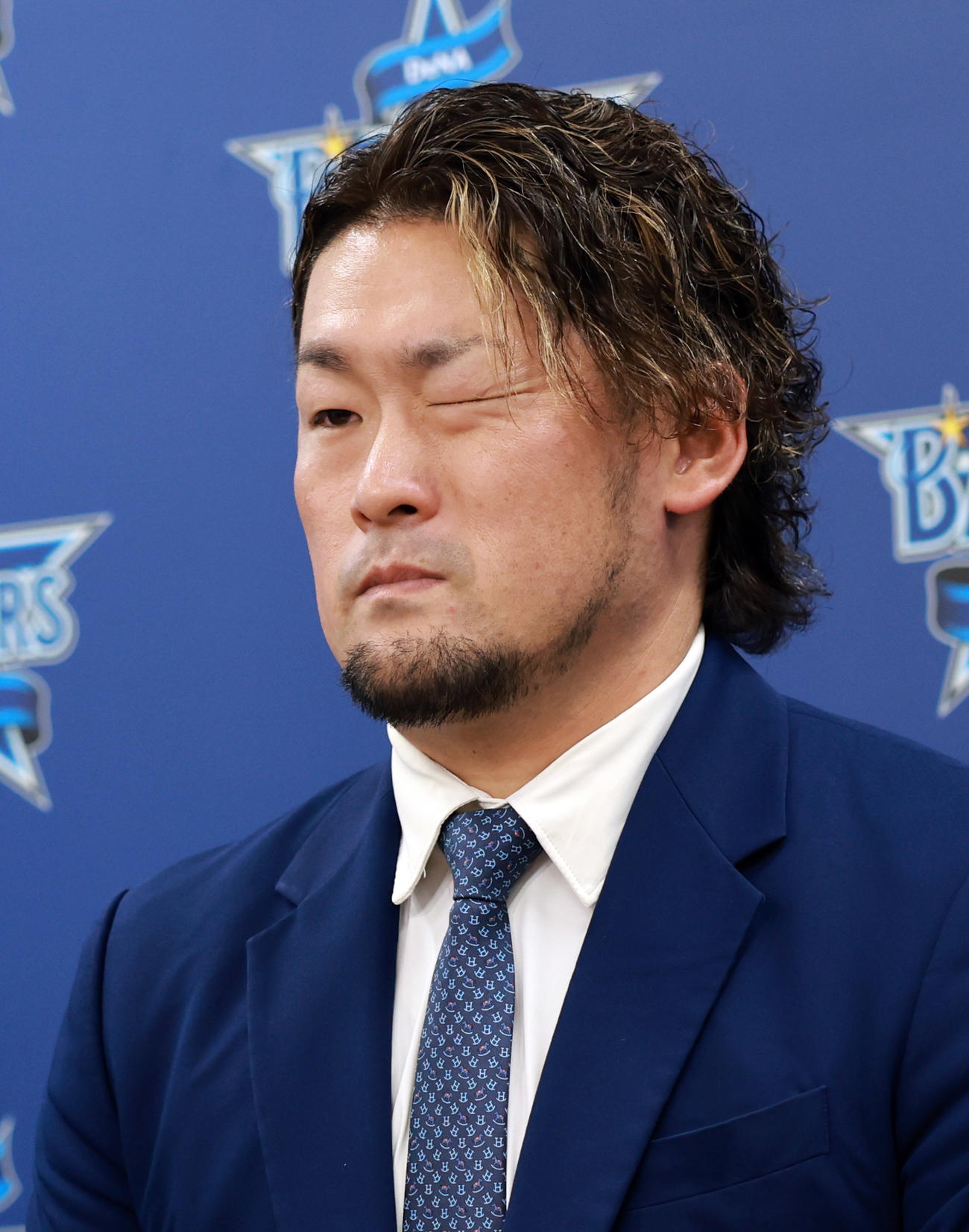 契約更改を終え会見するDeNA戸柱（撮影・野上伸悟）