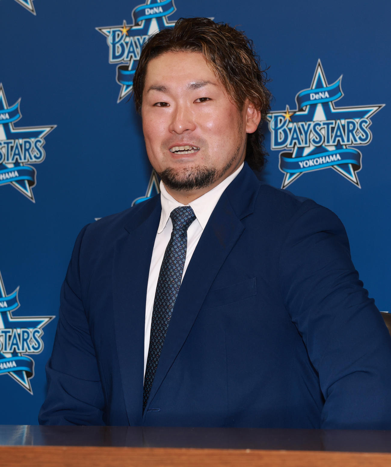 契約更改を終え会見するDeNA戸柱（撮影・野上伸悟）
