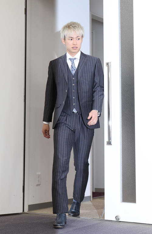 オリックス】山岡泰輔が4年ぶりの年内更改！増額9000万円でサイン