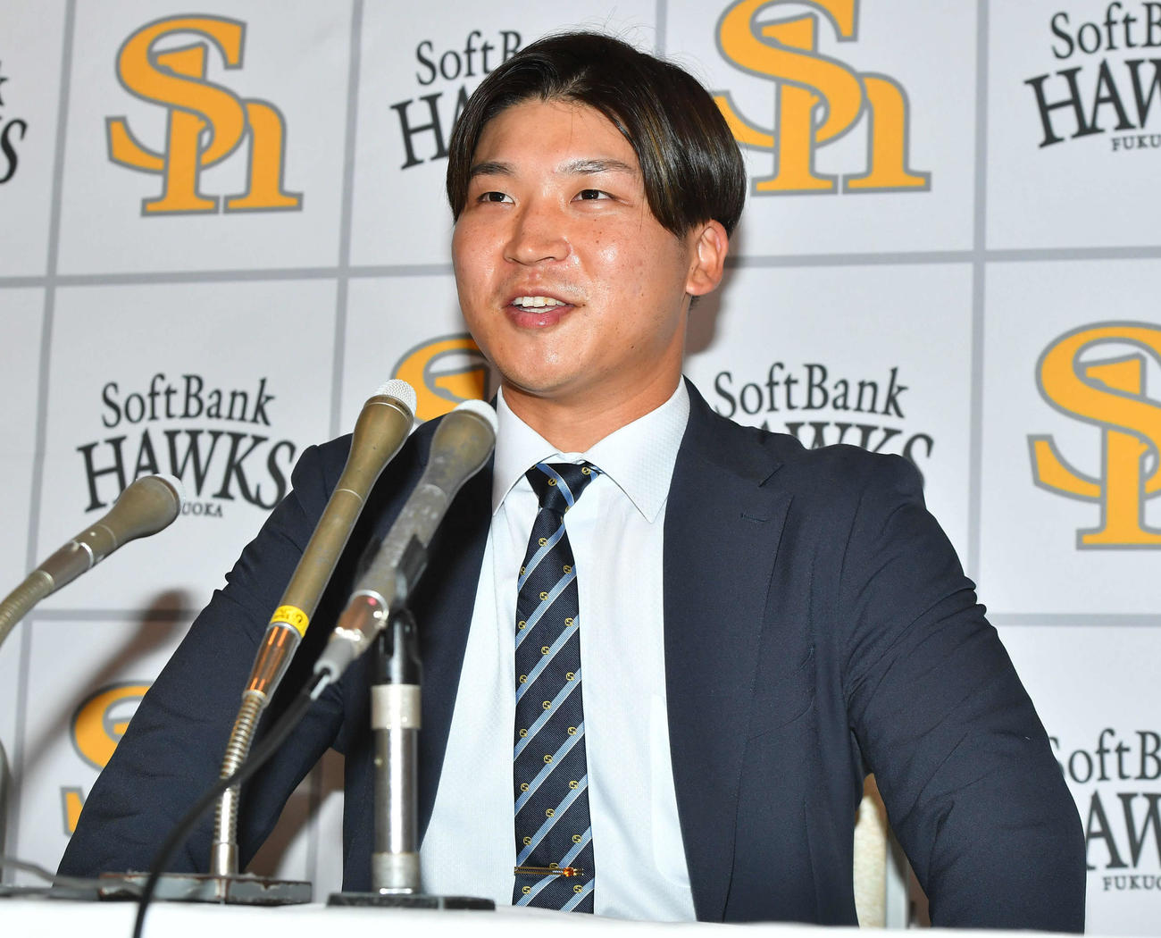 現役ドラフトでソフトバンクに入団した長谷川（撮影・岩下翔太）