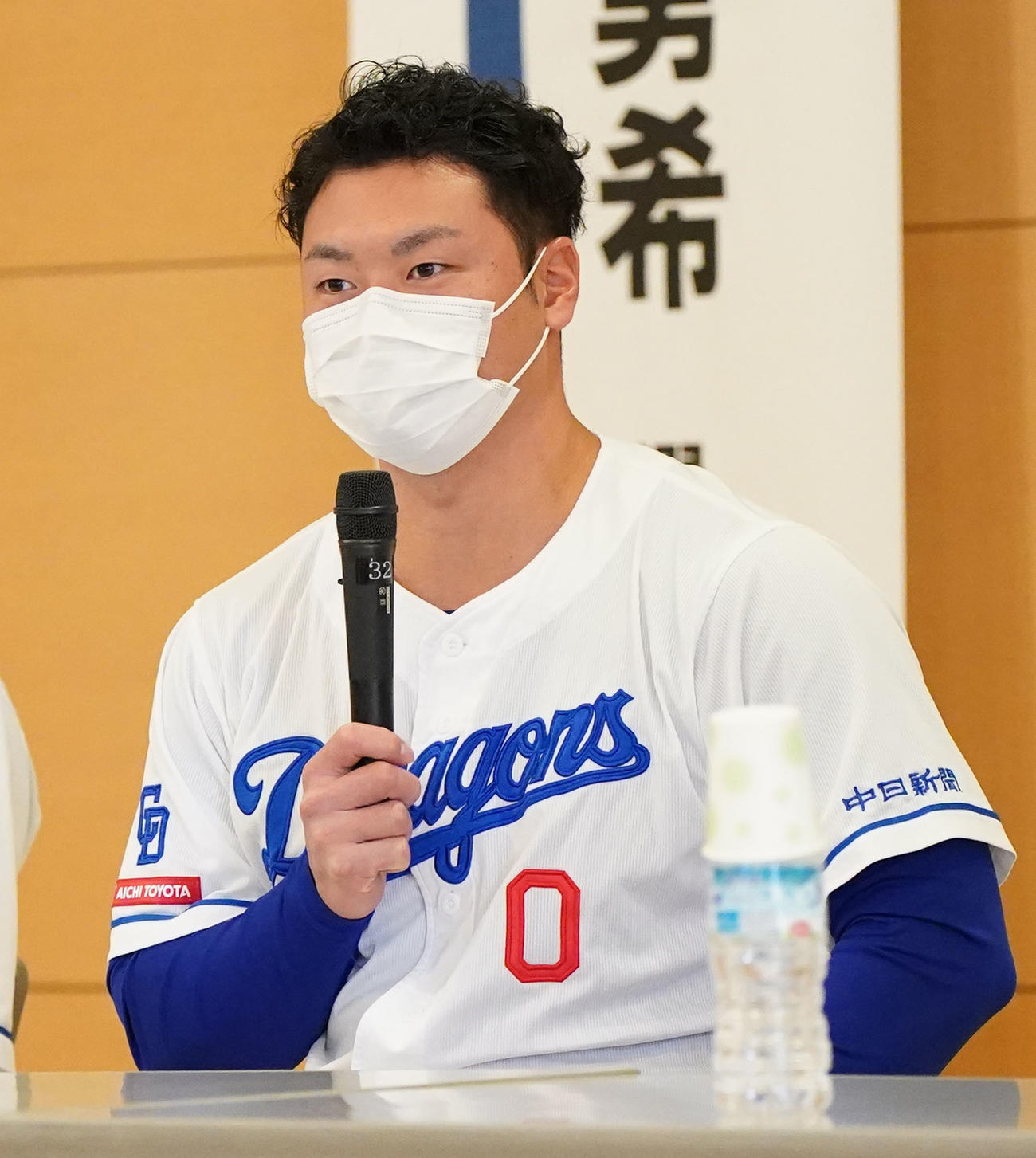 トークショーでファンからの質問に答える細川（撮影・森本幸一）
