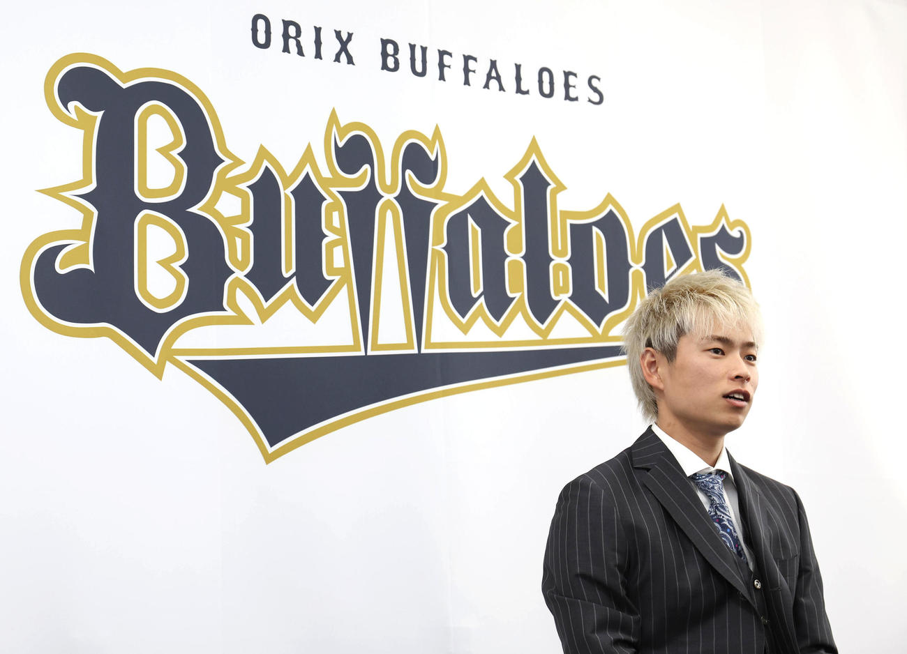 契約更改を終え会見するオリックス山岡泰輔（撮影・白石智彦）