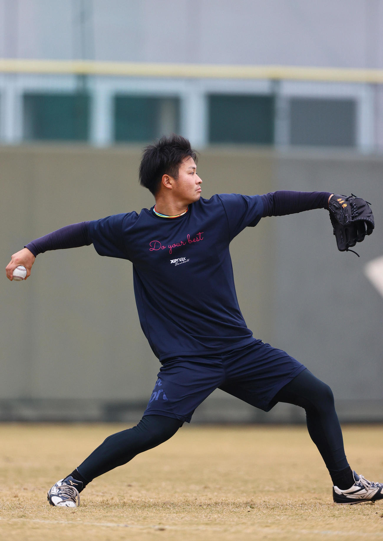 鳴尾浜でキャッチボールする阪神松原（撮影・上山淳一）