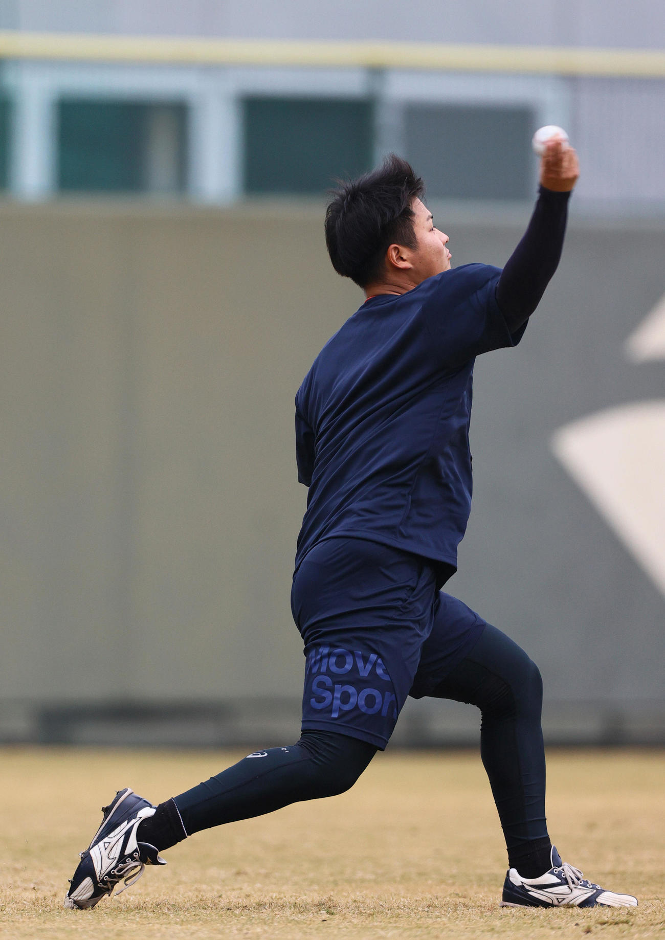 鳴尾浜でキャッチボールする阪神松原（撮影・上山淳一）