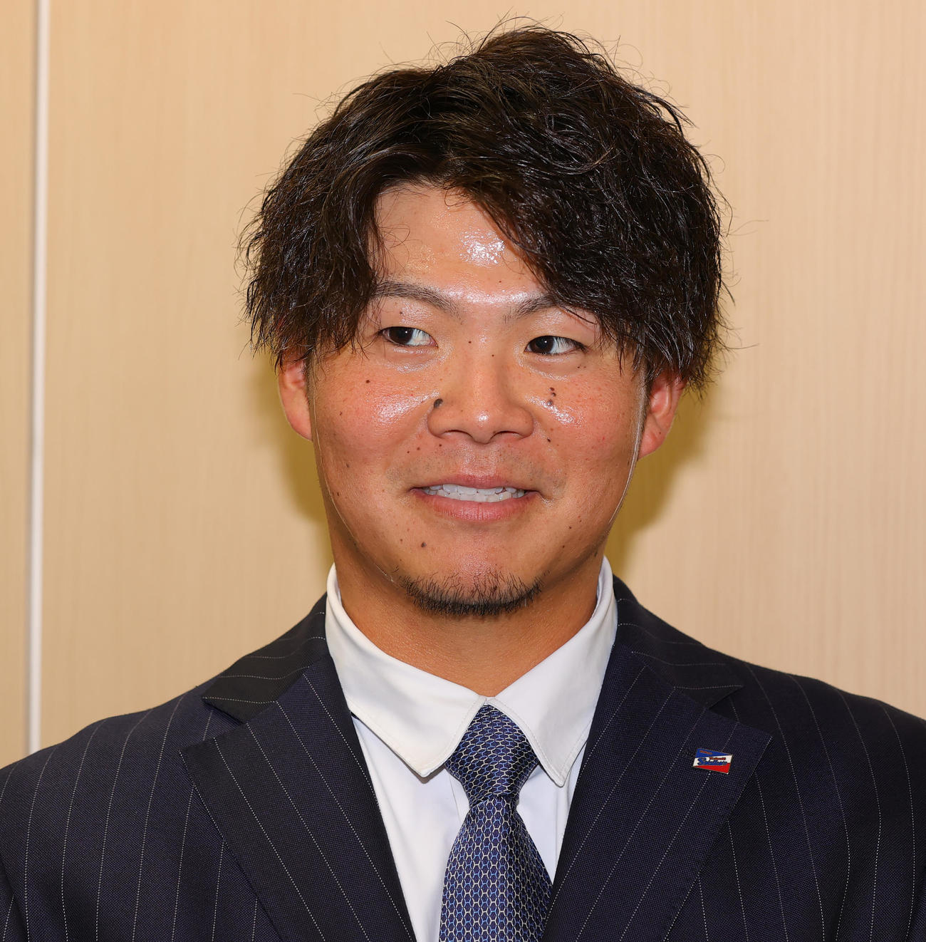 契約更改を終え会見するヤクルト清水（撮影・野上伸悟）