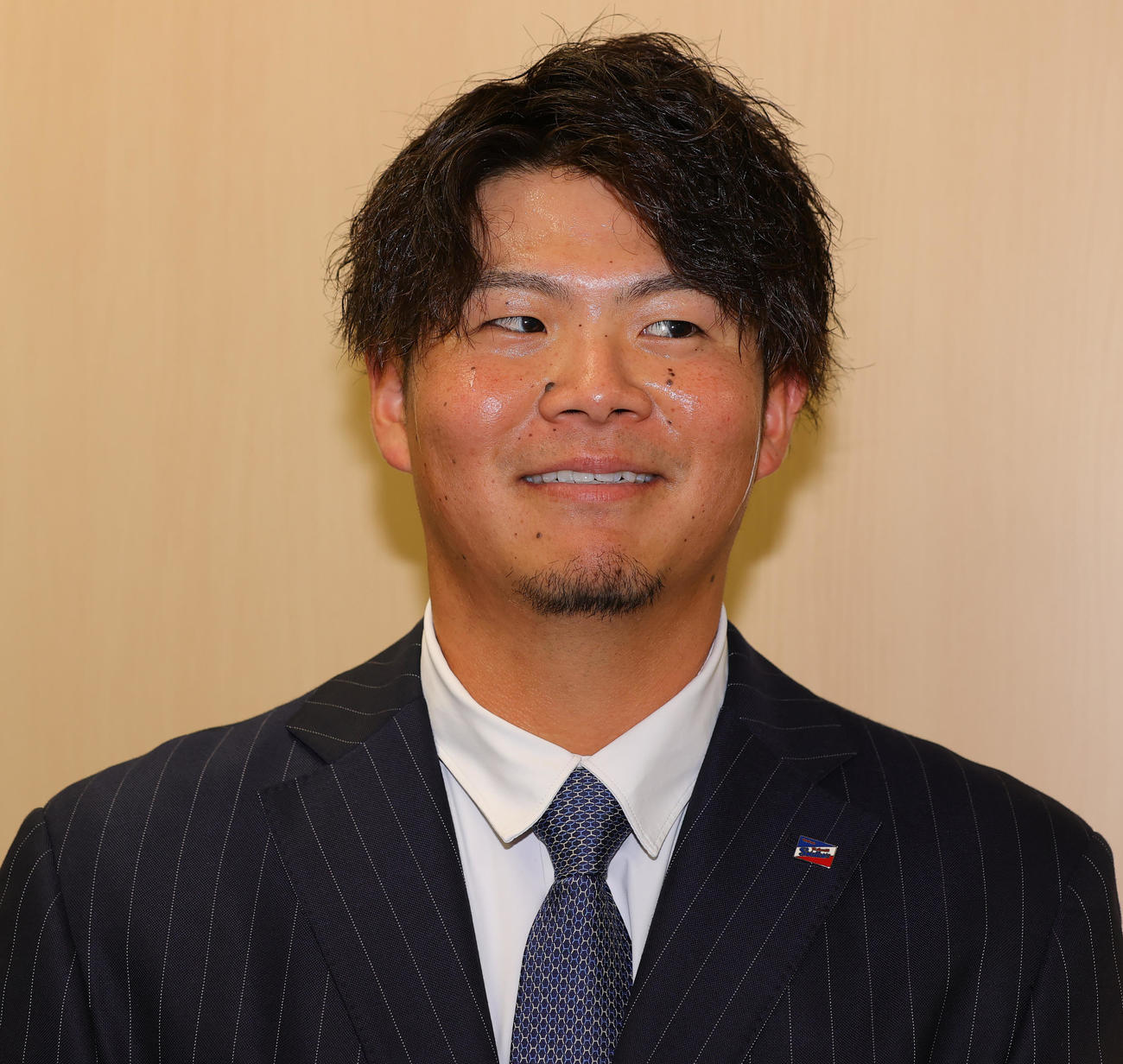 契約更改を終え会見するヤクルト清水（撮影・野上伸悟）