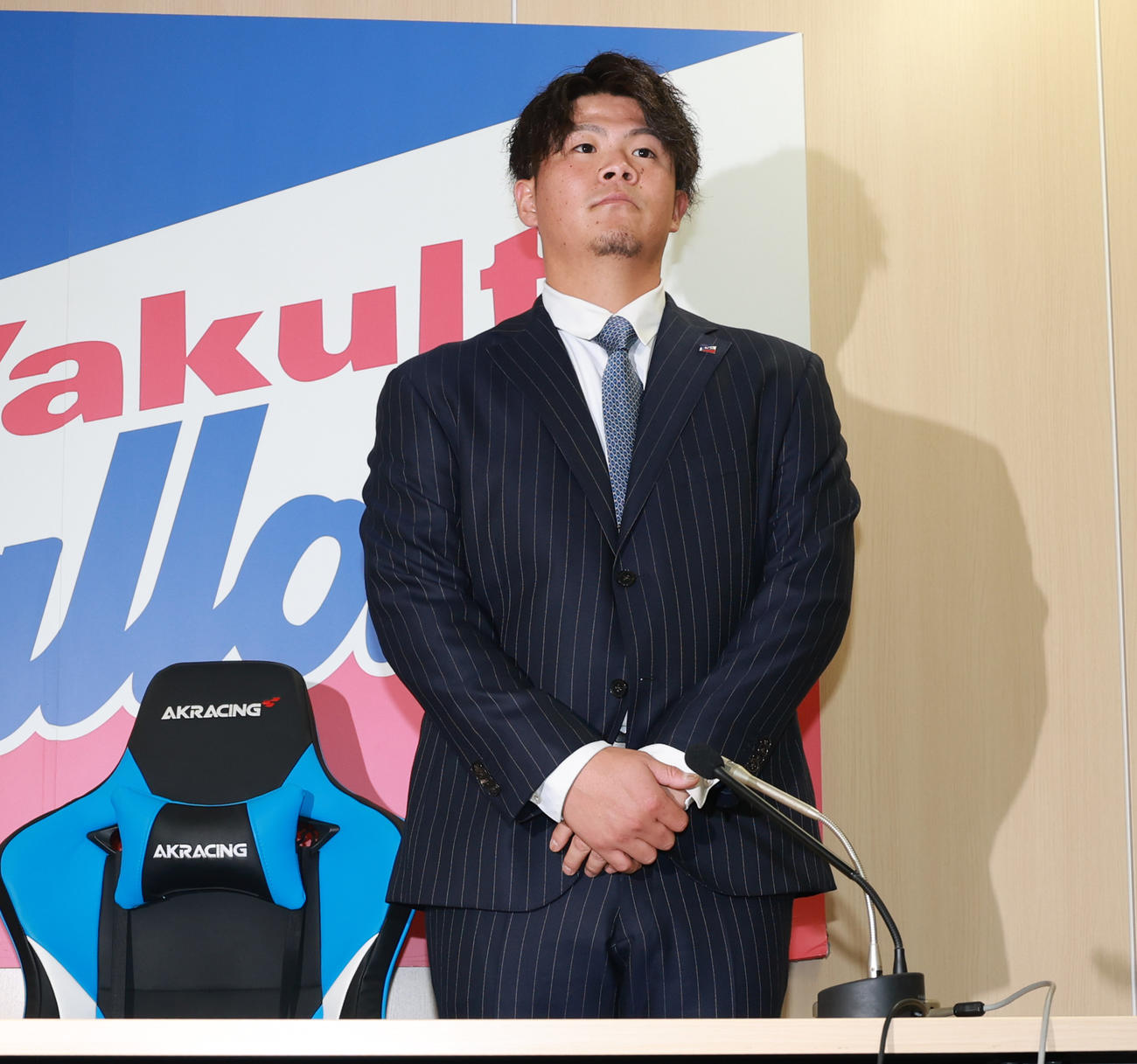 契約更改を終え会見するヤクルト清水（撮影・野上伸悟）