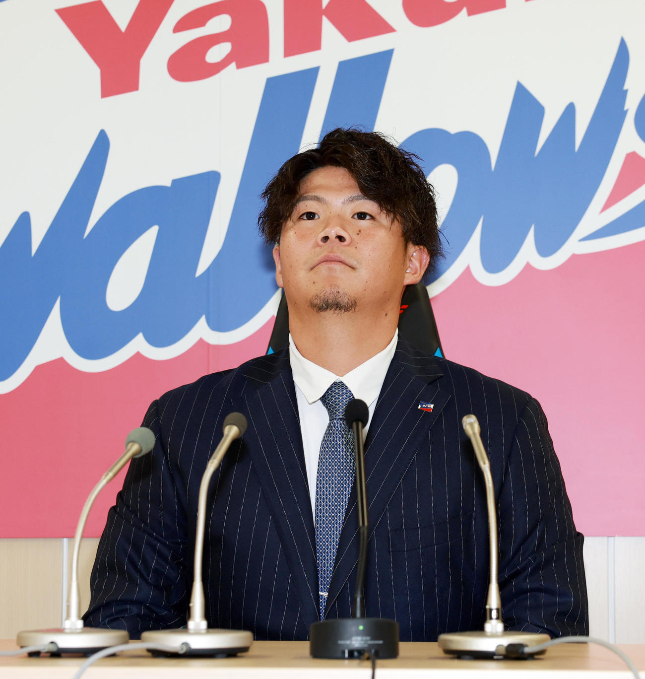 契約更改を終え会見するヤクルト清水（撮影・野上伸悟）