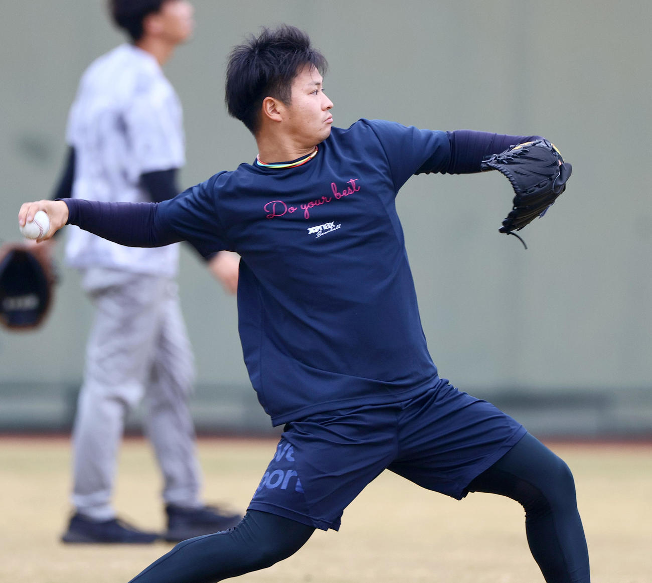 鳴尾浜球場でキャッチボールする阪神松原（撮影・上山淳一）