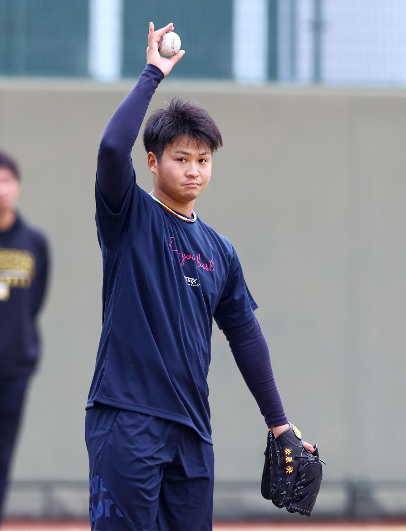 鳴尾浜球場でキャッチボールする阪神松原（撮影・上山淳一）