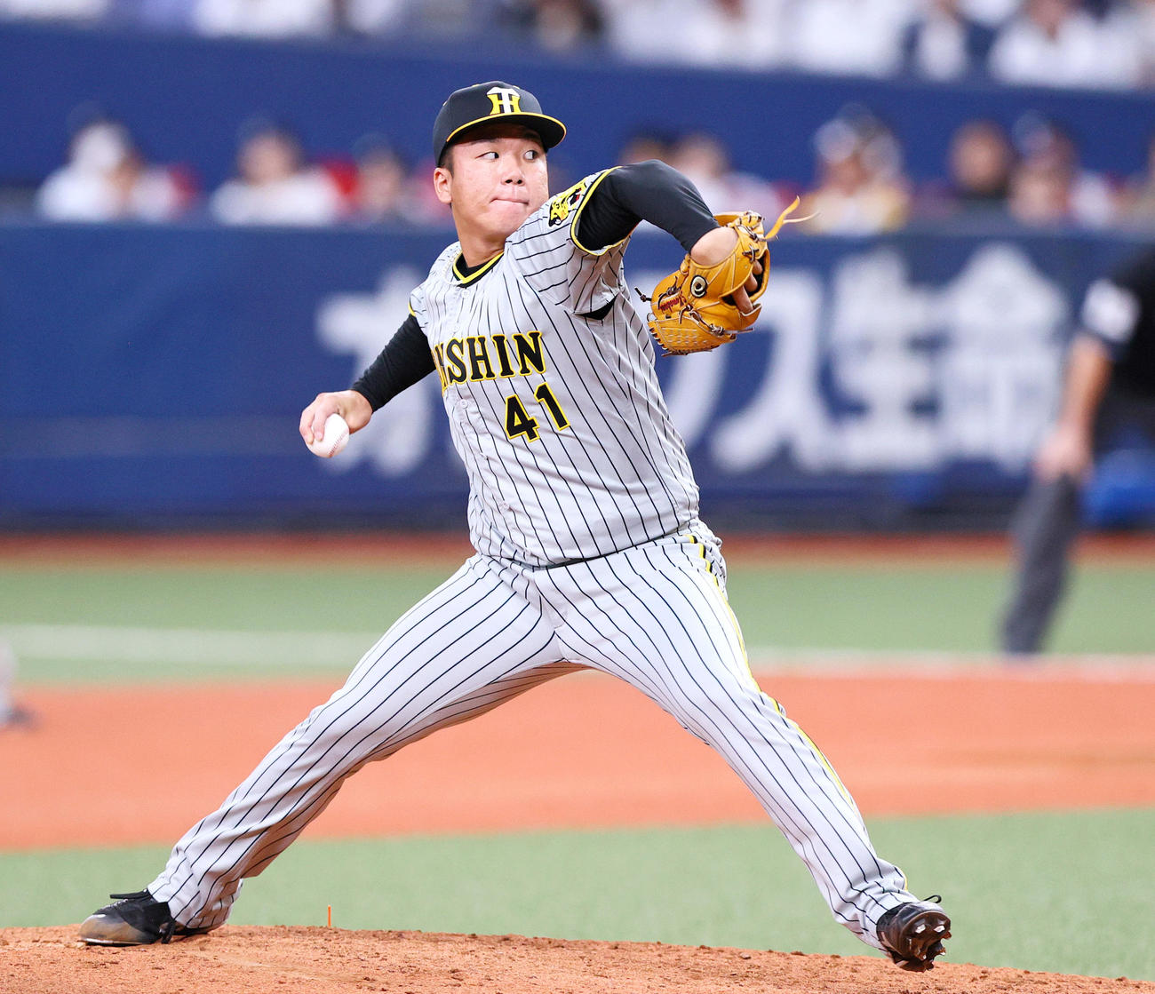 10月、日本シリーズ第1戦　オリックス－阪神戦で力投する阪神村上