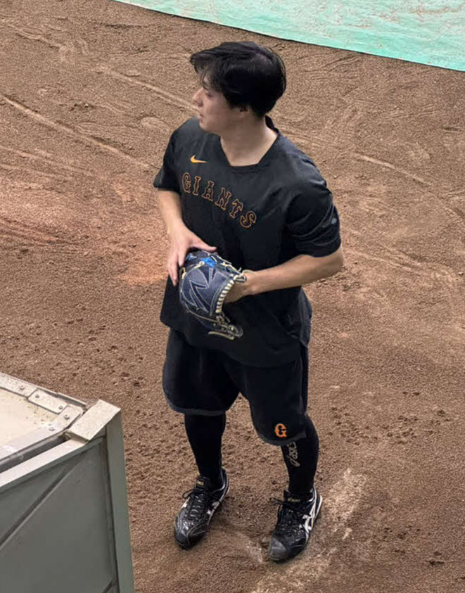 ジャイアンツ球場で自主トレする巨人大江（撮影・小早川宗一郎）