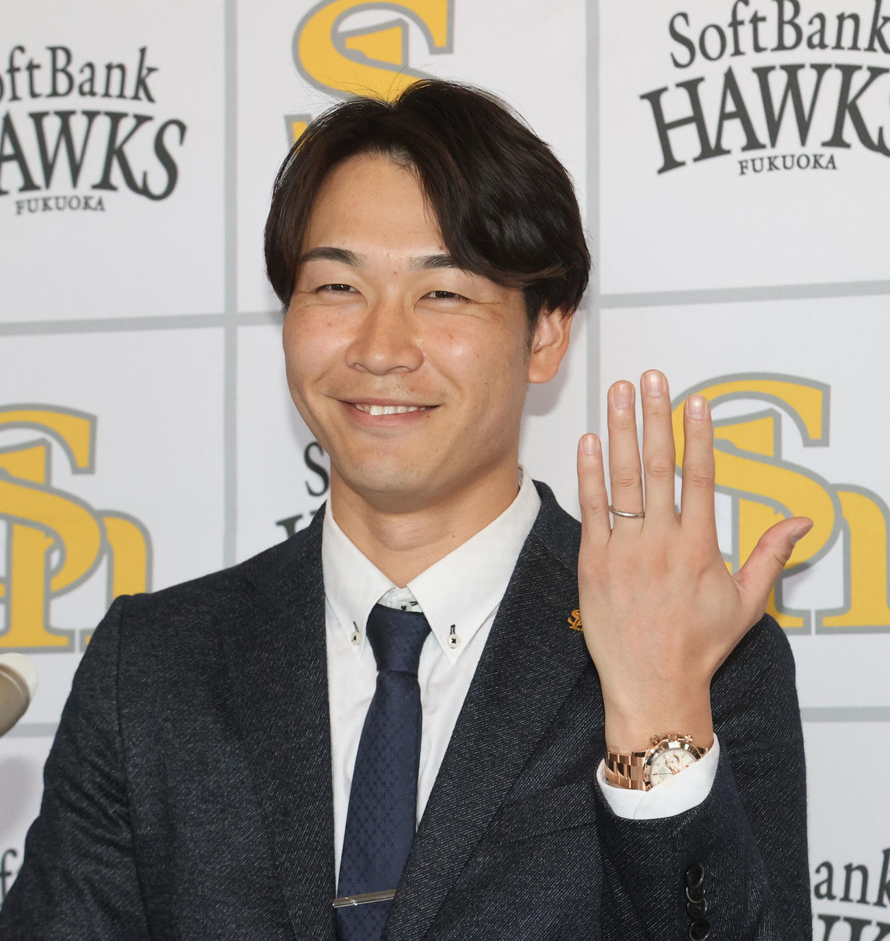 最高の笑顔で結婚を報告した武田（撮影・梅根麻紀）