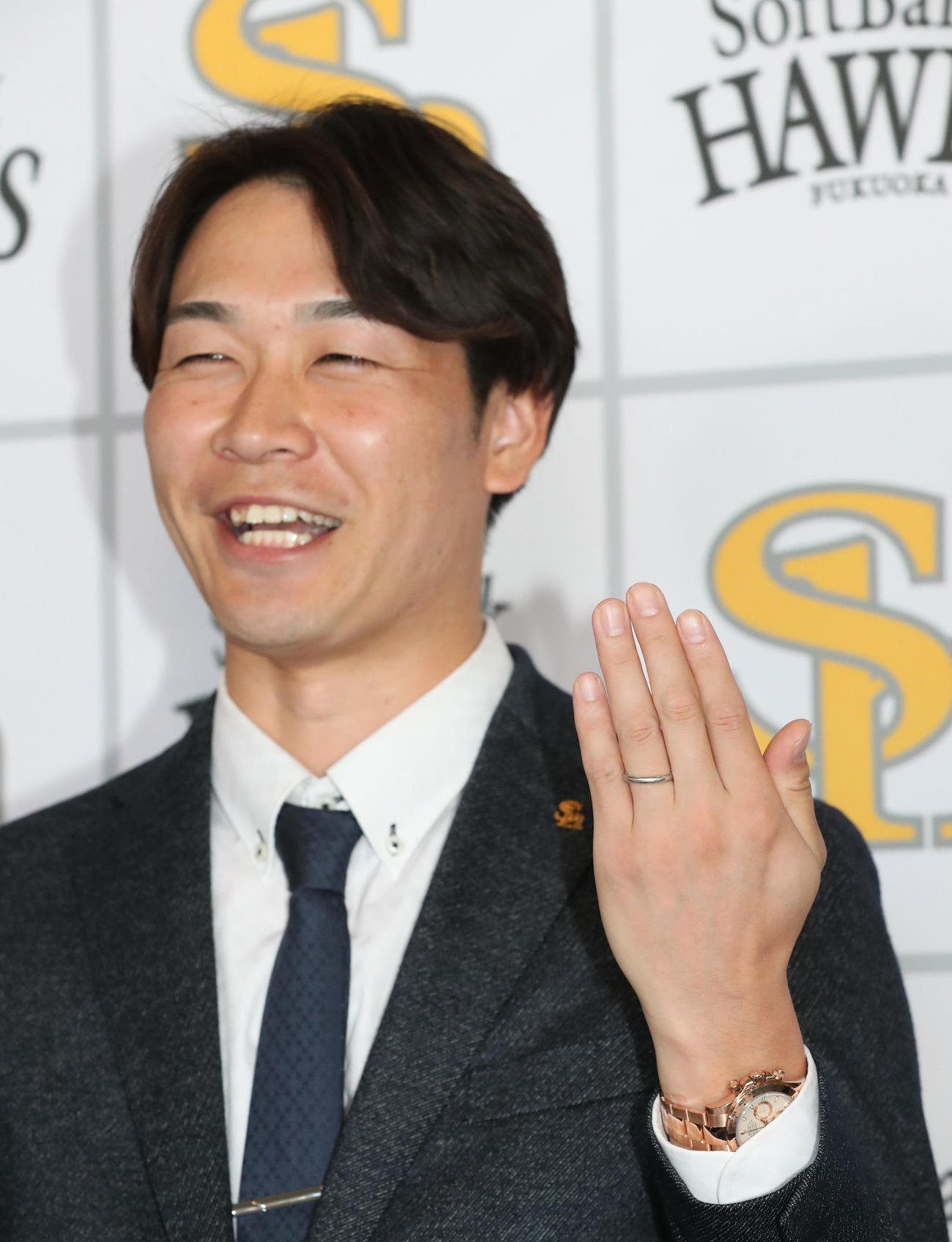 最高の笑顔で結婚を報告した武田（撮影・梅根麻紀）
