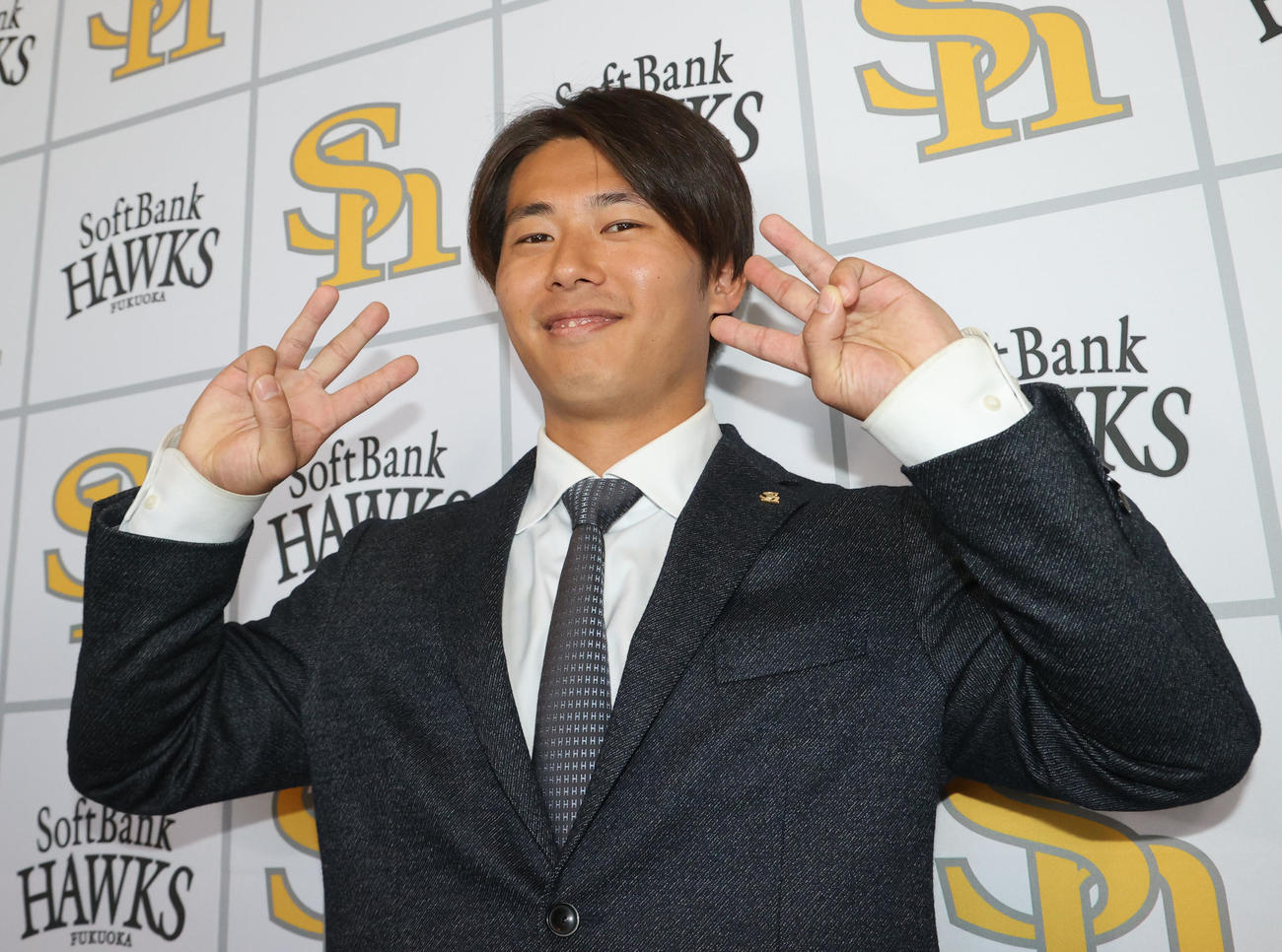 約3倍増の契約更改を終えた田浦は笑顔！！！（撮影・梅根麻紀）
