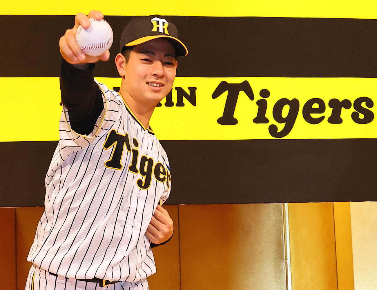 阪神ドラフト1位下村海翔（2023年12月11日撮影）