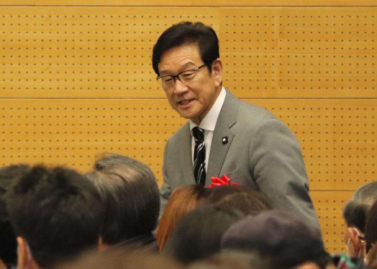 大谷翔平の母校・花巻東高が主催する講演会に登場する栗山氏（撮影・古川真弥）
